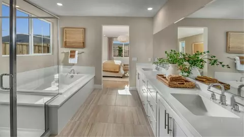 Bath - 7435 Forbes Ave, Tracy, CA 95377 photo 1 of 2