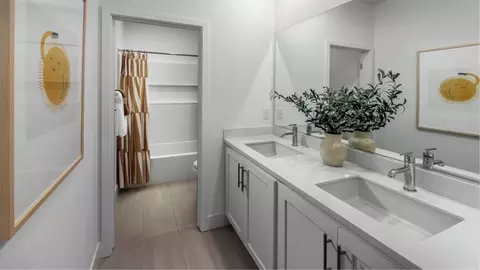 Bath - 7435 Forbes Ave, Tracy, CA 95377 photo 2 of 2