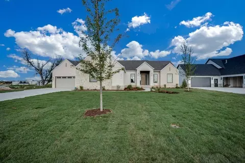 4790 Ridgeport, Wichita, KS 67205