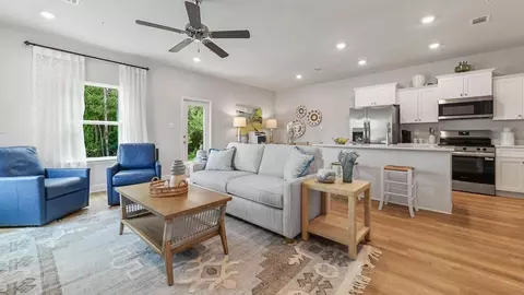 104 Harper Grove Cir, Ocean Springs, MS 39564