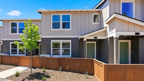 61223 Parrell Rd, Bend, OR 97702