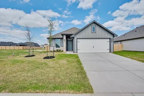 7804 Leadtree Dr, Navasota, TX 77868