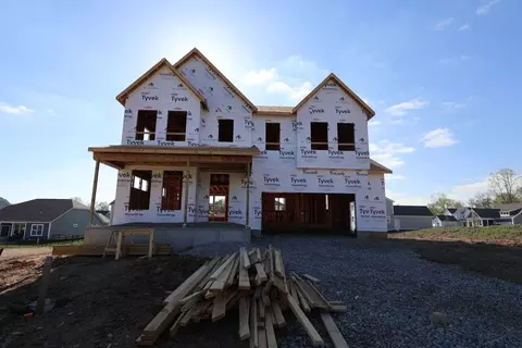 402 Fannin Dr, Pataskala, OH 43062