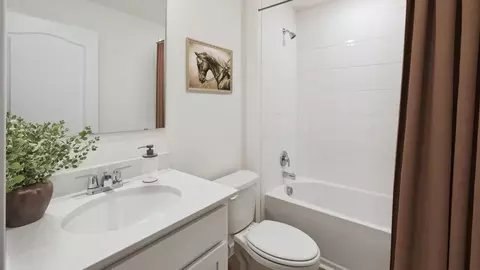 Bath - 18 Yosemite Dry, Ormond Beach, FL 32174 photo 2 of 3