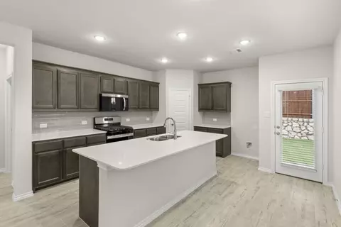 Kitchen - 111 Aston Way, Terrell, TX 75160 photo 2 of 6
