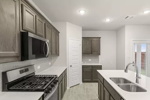 Kitchen - 111 Aston Way, Terrell, TX 75160 photo 1 of 6