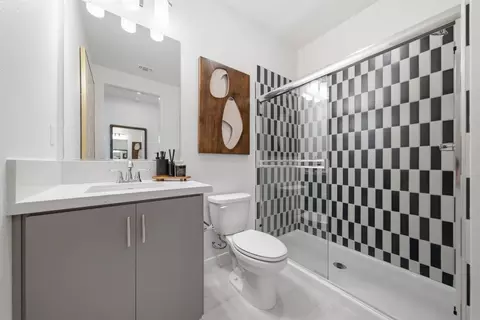 Bath - 5604 Fallen Leaf Ln, Antioch, CA 94531 photo 2 of 5