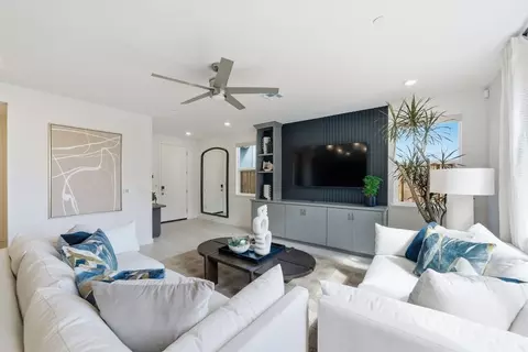 Living - 5604 Fallen Leaf Ln, Antioch, CA 94531 photo 2 of 3
