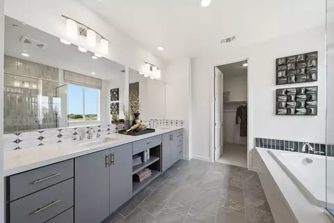 Bath - 5604 Fallen Leaf Ln, Antioch, CA 94531 photo 3 of 5