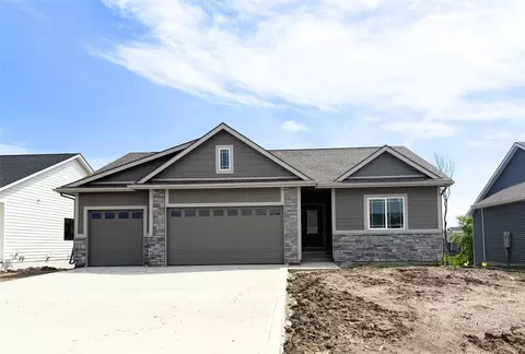 555 NW Rosemont Dr, Waukee, IA 50263