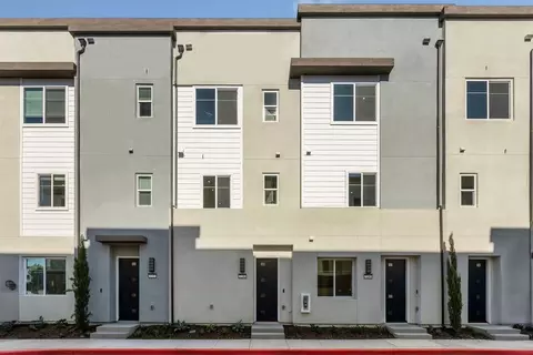 7256 Aura Cir, Huntington Beach, CA 92647