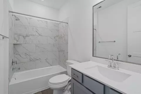 Bath - 2027 Forest Stream Way, Conroe, TX 77304 photo 3 of 4