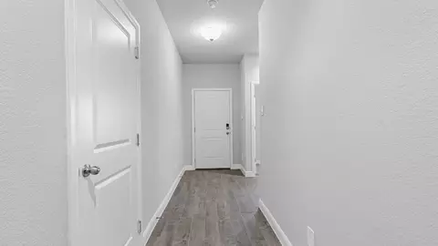 Entry Way - 1935 Jackson St, Cleburne, TX 76033 photo 4 of 9