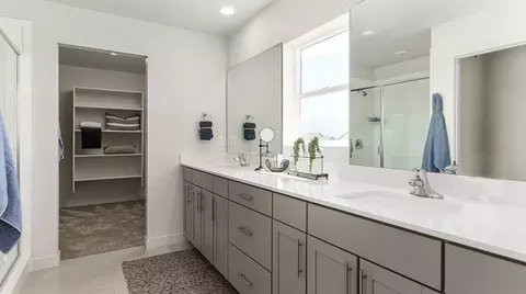 Bath - 2154 E Swallow Dr, Eagle Mountain, UT 84005 photo 5 of 6