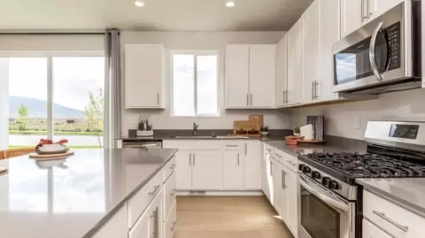 Kitchen - 2154 E Swallow Dr, Eagle Mountain, UT 84005 photo 3 of 5
