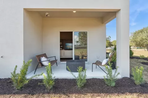 Exterior - 2278 Red Pine Ct, Eustis, FL 32726 photo 8 of 10
