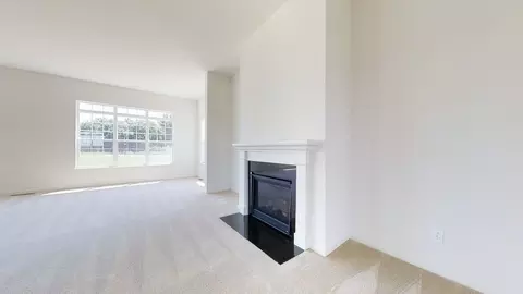 Living - 31 Summit Dr, Smyrna, DE 19977 photo 4 of 5