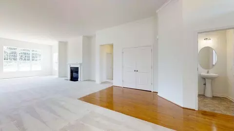 Living - 31 Summit Dr, Smyrna, DE 19977 photo 5 of 5