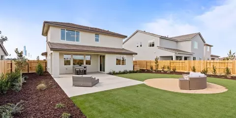 Exterior - 881 E Ahronian Ave, Fowler, CA 93625 photo 3 of 12