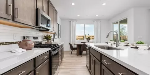 Kitchen - 881 E Ahronian Ave, Fowler, CA 93625 photo 4 of 6