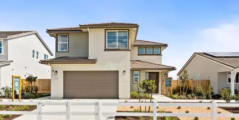 Exterior - 881 E Ahronian Ave, Fowler, CA 93625 photo 2 of 12