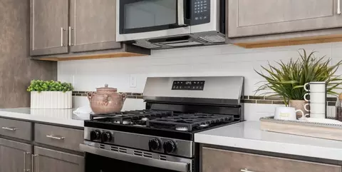 Kitchen - 881 E Ahronian Ave, Fowler, CA 93625 photo 3 of 6