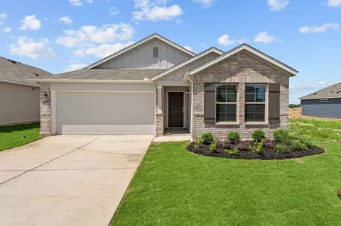 Exterior - 13518 Piscina Ave, Von Ormy, TX 78073 photo 7 of 14