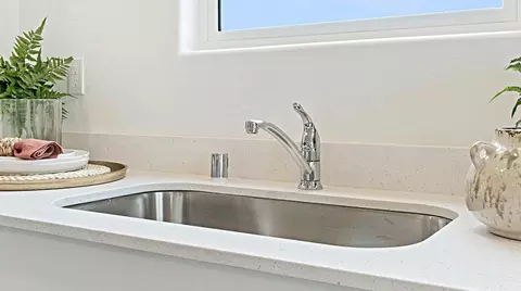 Kitchen - 1768 E Bolinger Way, Dinuba, CA 93618 photo 2 of 4