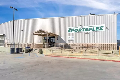 Exterior - 1768 E Bolinger Way, Dinuba, CA 93618 photo 3 of 3