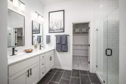 Bath - 828 Sanger Ln, Leander, TX 78641 photo 1 of 1