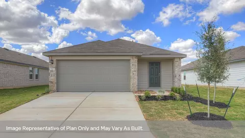 1008 Chachalaca Ct, Seguin, TX 78155