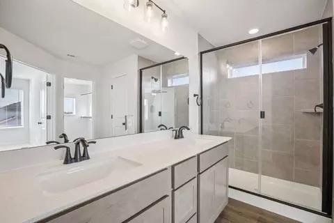 Bath - 283 Tailwind Dr, Kyle, TX 78640 photo 1 of 4