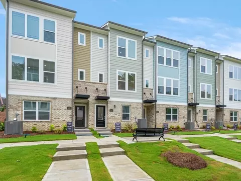 1132 Bismuth Ln, Charlotte, NC 28211