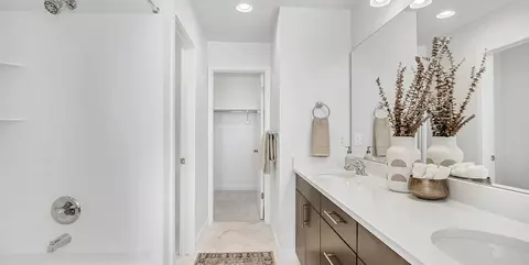 Bath - 2106 W 2530 N, Clinton, UT 84015 photo 1 of 4