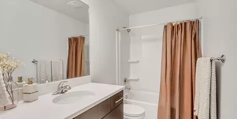 Bath - 2106 W 2530 N, Clinton, UT 84015 photo 2 of 4