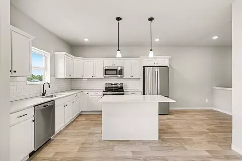 Kitchen - 52011 Pulver Rd, Three Rivers, MI 49093 photo 2 of 6