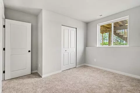 Bedroom - 52011 Pulver Rd, Three Rivers, MI 49093 photo 4 of 8