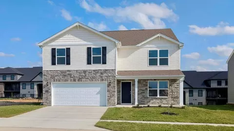 1001 Carriage Place Dr, Richmond, KY 40475