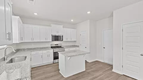 Kitchen - 2804 Meadowbrook Drive, Augusta, GA 30906 photo 6 of 10