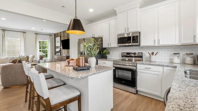5618 Village Channel Dr, Canal Winchester, OH 43110
