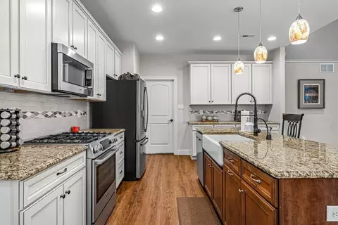 Kitchen - 306 S Ridge Ave, Middletown, DE 19709 photo 5 of 16
