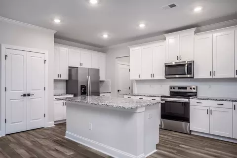 Kitchen - 16 Weymouth Dr, Falling Waters, WV 25419 photo 1 of 1
