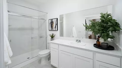 Bath - 2027 Seraphina St, Galt, CA 95632 photo 2 of 5