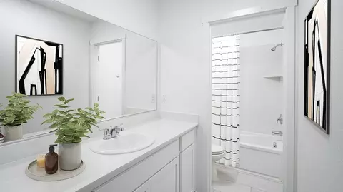 Bath - 2027 Seraphina St, Galt, CA 95632 photo 3 of 5