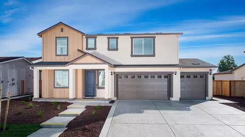 Exterior - 2027 Seraphina St, Galt, CA 95632 photo 2 of 4