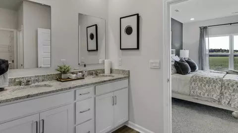 Bath - 1235 Eidson St, Athens, AL 35611 photo 3 of 6