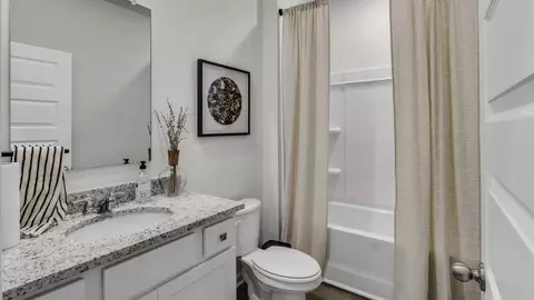 Bath - 1235 Eidson St, Athens, AL 35611 photo 1 of 6