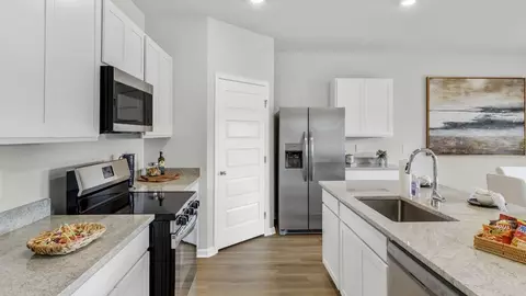 Kitchen - 1235 Eidson St, Athens, AL 35611 photo 4 of 5
