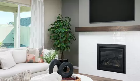 Living - 24193 E 39th Ave, Aurora, CO 80019 photo 3 of 4