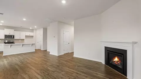 Living - 101 Sunriff Ct, Greer, SC 29651 photo 2 of 4